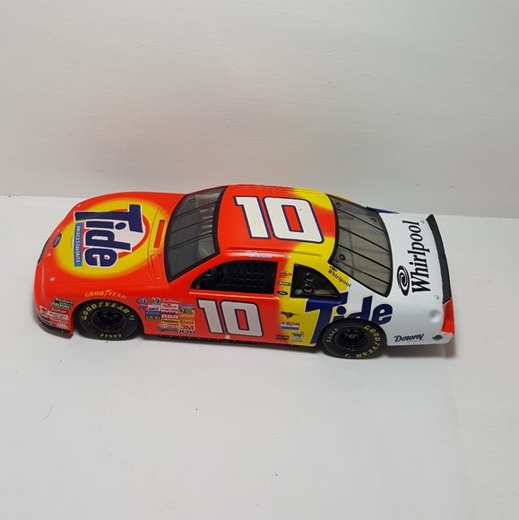 1997 Revell #10 Ricky Rudd. - Picture 3 of 9